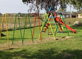 FOTO: Uređena igrališta Dječjeg vrtića Križ