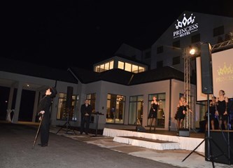 Ministar Cappelli otvorio luksuzni hotel u Jaski