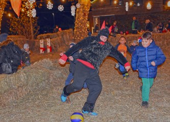 Klizači, Sv. Nikola i Krampus otvorili sezonu klizanja u Gorici