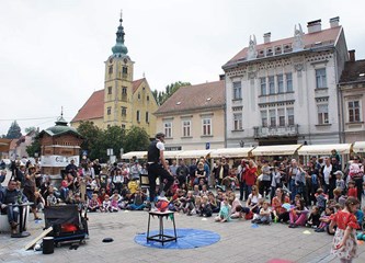 Cirkuski ulični festival ulice Samobora ispunio smijehom i zabavom