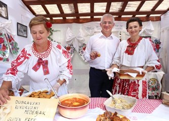 U Vrbovcu održana kulinarska manifestacija 'Kaj su jeli naši stari'