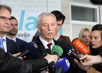 Ministar Cappelli i župan Kožić posjetili Naftalan: 'Zdravstveni turizam jedan je od najprosperitetnijih'