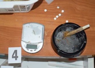 Improvizirani labos droge kod Gorice: 42-godišnjak preprodavao marihuanu, amfetamine, heroin i hašiš