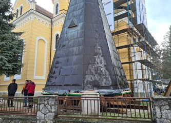 FOTO: Uklonjen toranj s crkve Navještenja BDM u Velikoj Gorici