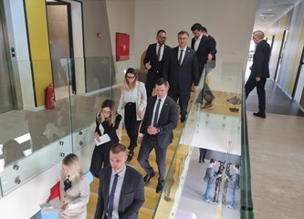 Plenković u Velikoj Gorici otvorio Regionalni centar kompetentnosti, obišao Poduzetnički inkubator i poslovnu zonu