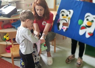 GDCK Jastrebarsko: Vrtićanci učili kako na pravilan način četkati zube