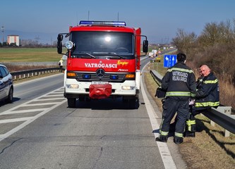 FOTO: U sudaru kamiona i dva automobila jedna osoba poginula kraj Velike Gorice