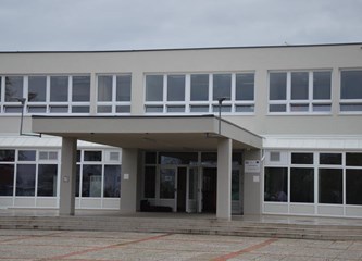 Energetski obnovljena zgrada srednjih škola u Velikoj Gorici, Župan poručio: Ulaganje u školstvo nam je prioritet!