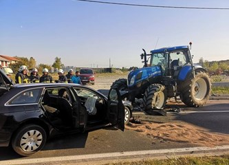 Klinča Sela: Vozač (65) Audijem prešao u suprotan smjer i zabio se u traktor, teško je stradao