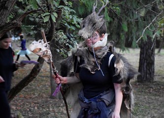 POTO: Perunfest u Donju Lomnicu doveo mistična bića legendi i bajki