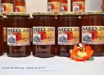 Jaska: Pčelarska udruga "Lipa" u Gradskom muzeju otvorila Dane meda!