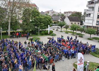 Izviđači iz cijele zemlje okupili se u Velikoj Gorici: Više od tisuću djece i mladih postrojilo se danas u centru grada